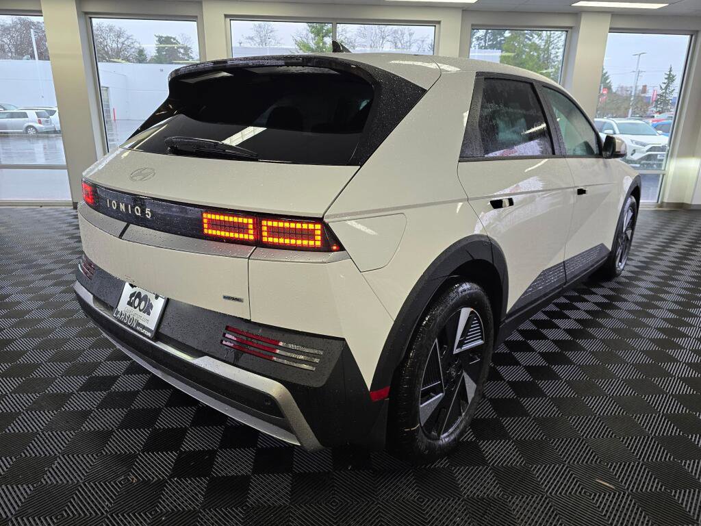 New 2026 Hyundai Ioniq 5 SE image 5