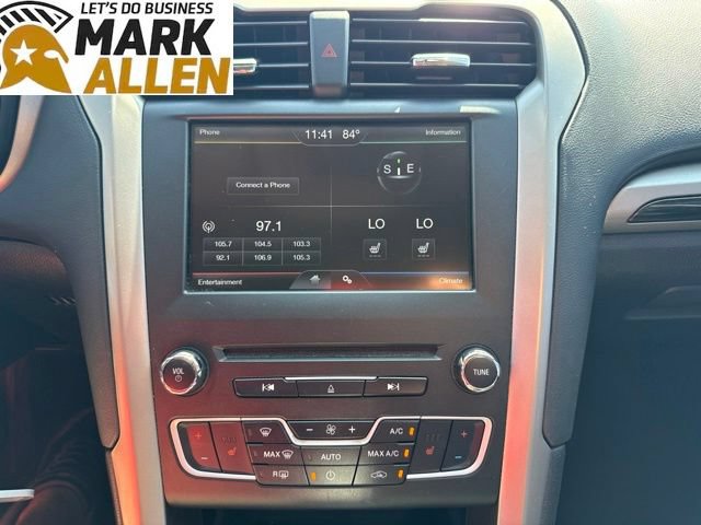 Used 2016 Ford Fusion SE w/ Equipment Group 202A FWD image 9