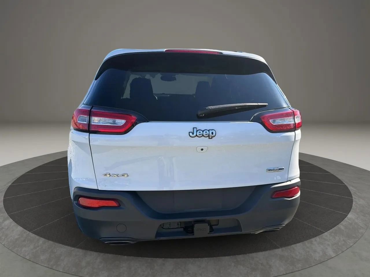 Used 2016 Jeep Cherokee Latitude w/ Cold Weather Group AWD/4WD image 10