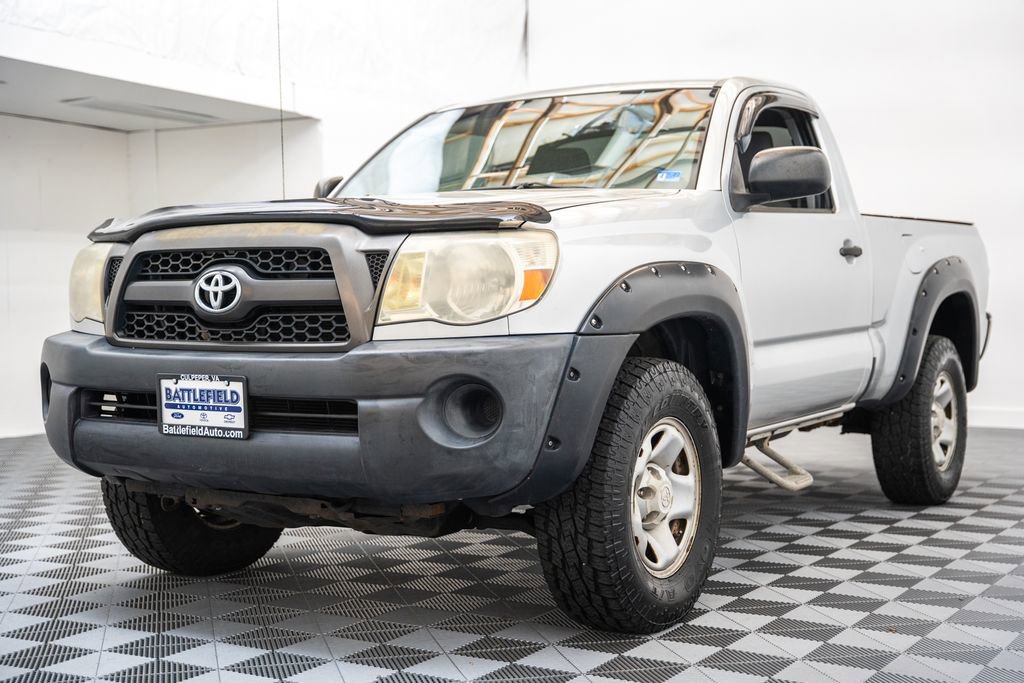 Used 2011 Toyota Tacoma 4x4 Regular Cab image 3