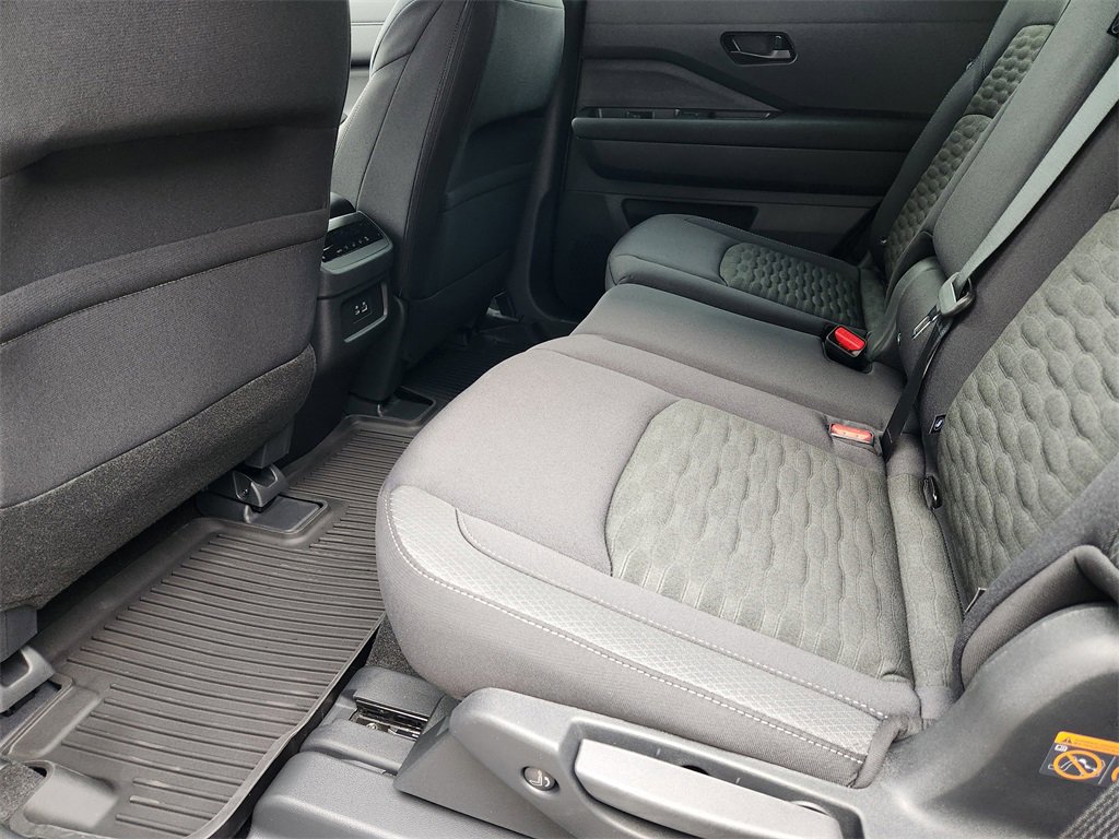 New 2025 Nissan Pathfinder SV image 20