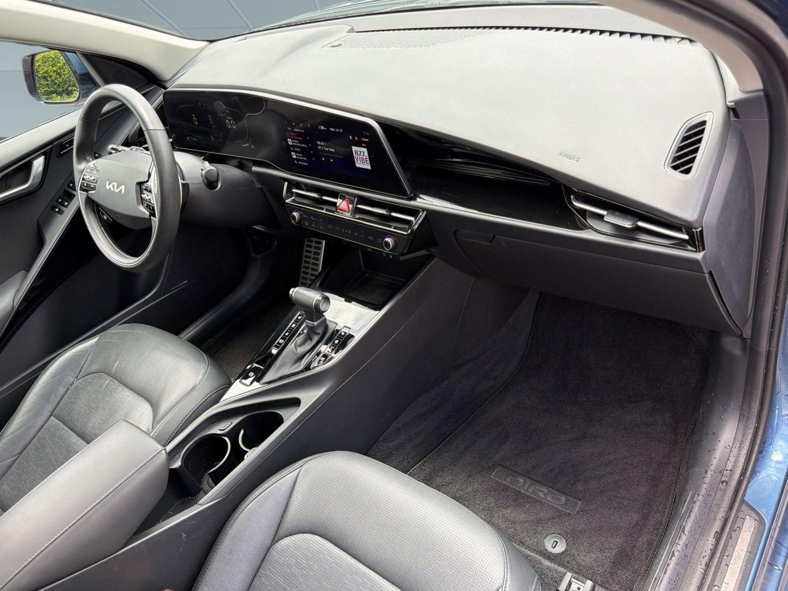 Used 2023 Kia Niro SX Touring FWD image 31