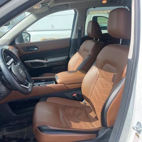 Certified 2022 Nissan Pathfinder Platinum w/ Cargo Package image 3