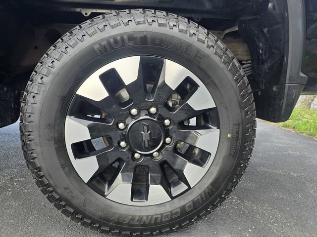 Used 2020 Chevrolet Silverado 2500 Custom w/ Custom Value Package image 12