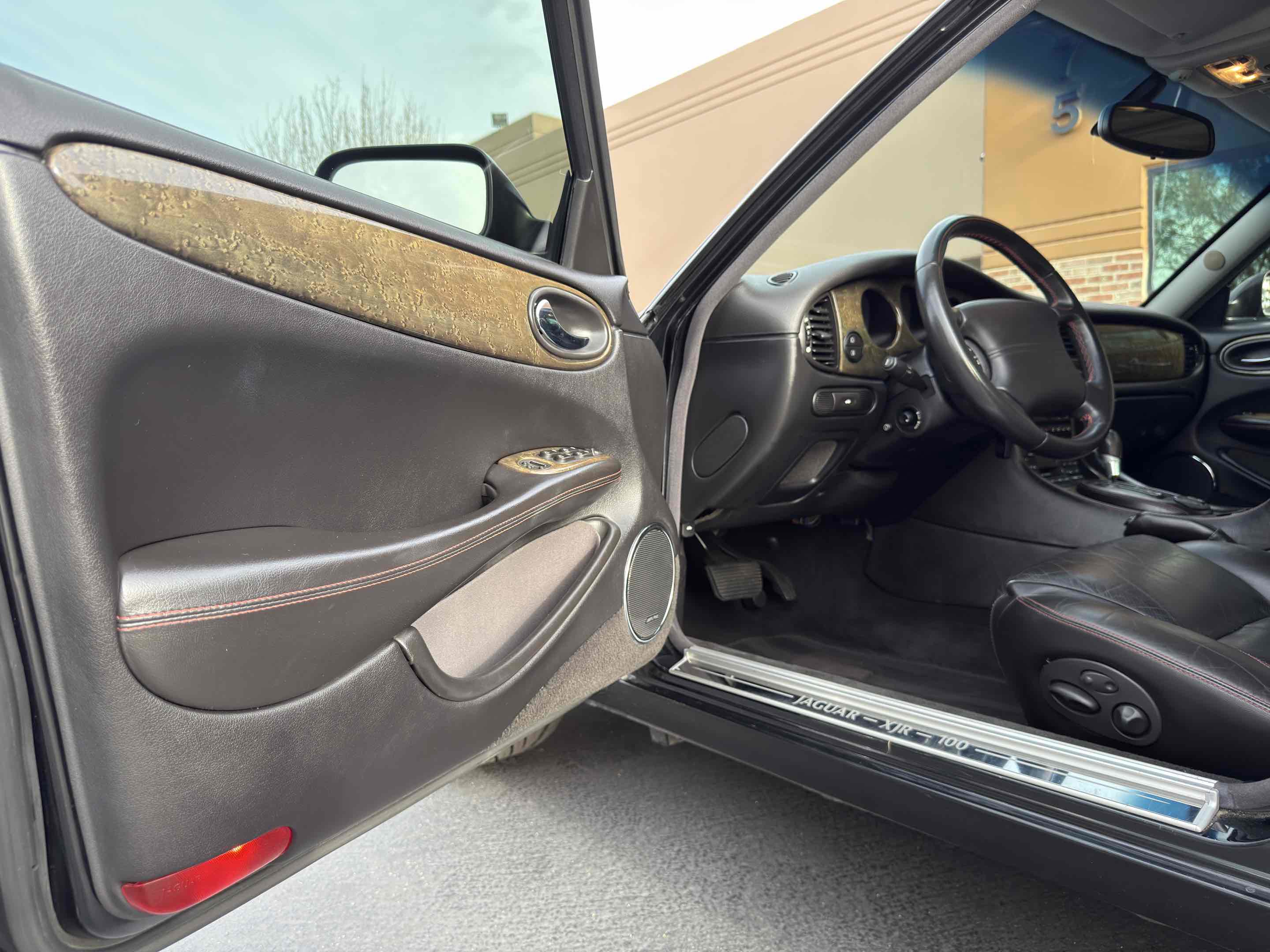 Used 2002 Jaguar XJ8 image 62