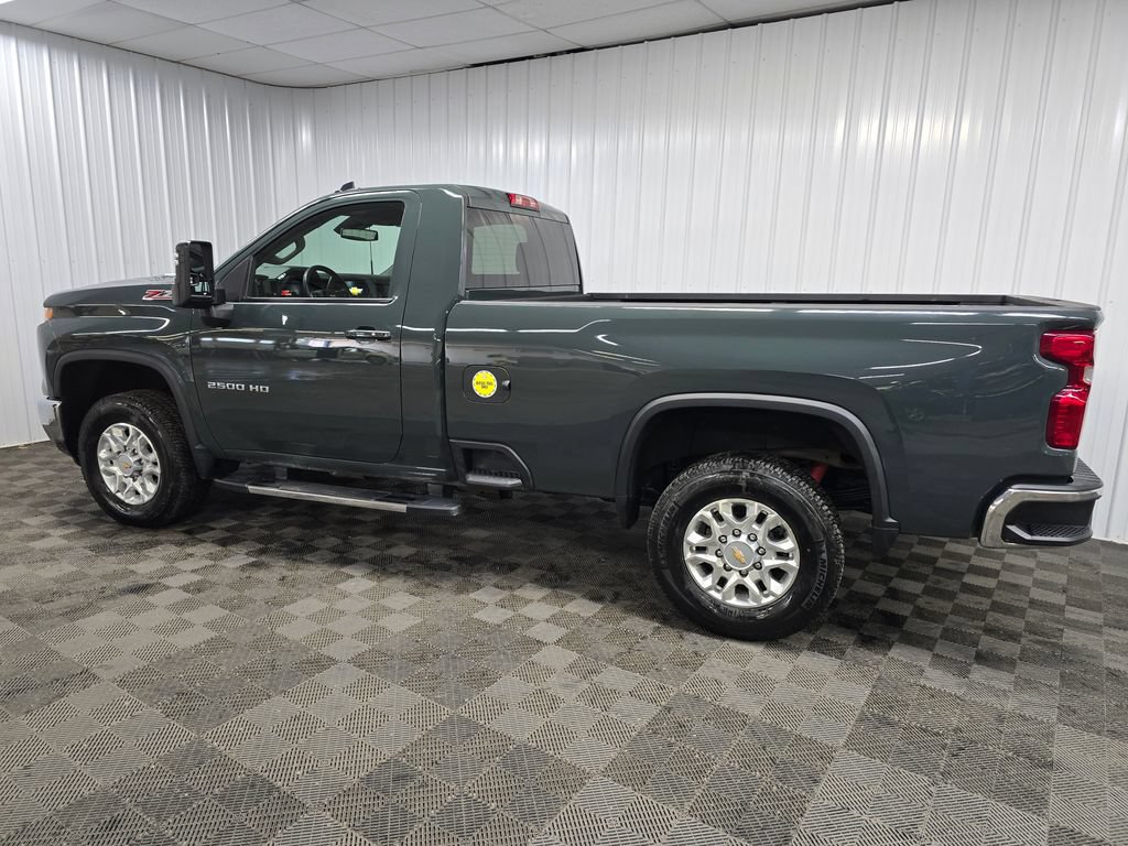 Used 2025 Chevrolet Silverado 2500 LT AWD/4WD image 4
