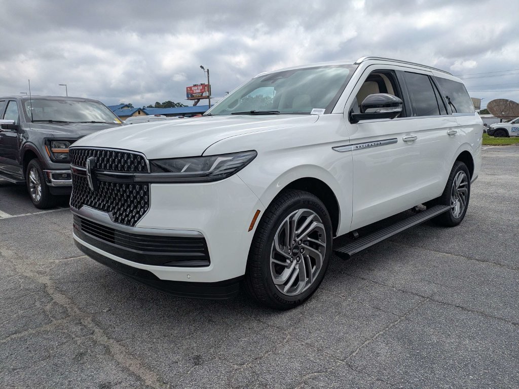New 2027 Lincoln Navigator Reserve AWD/4WD image 8