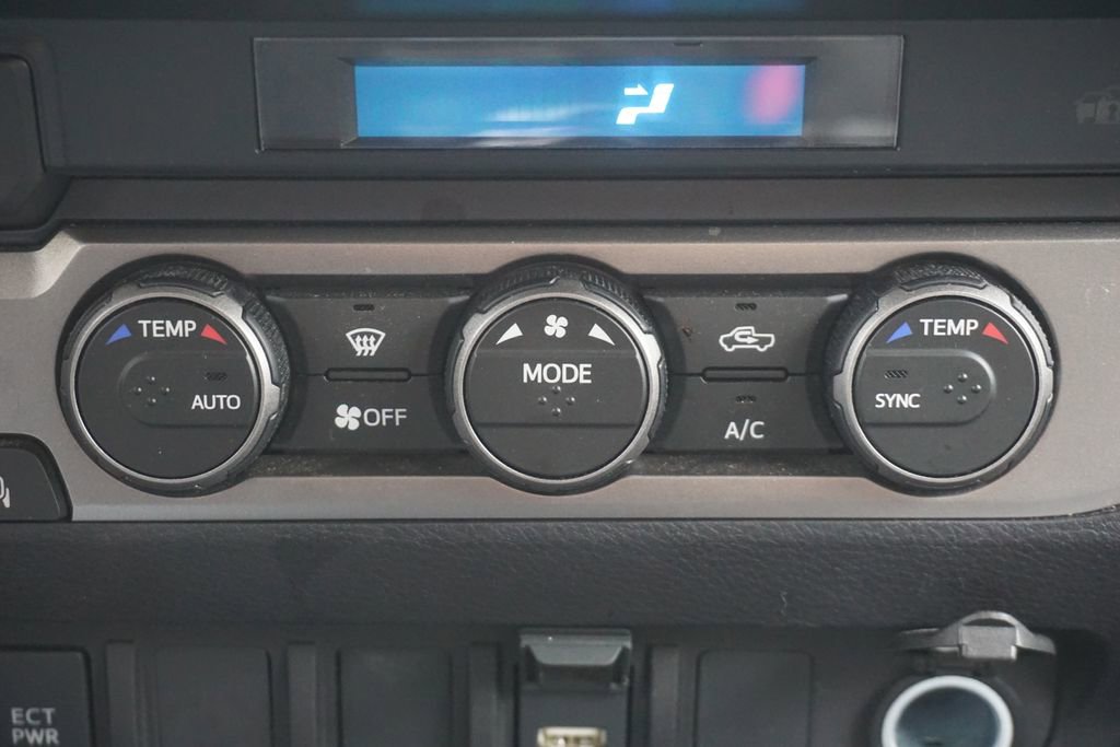 Used 2021 Toyota Tacoma SR AWD/4WD image 9