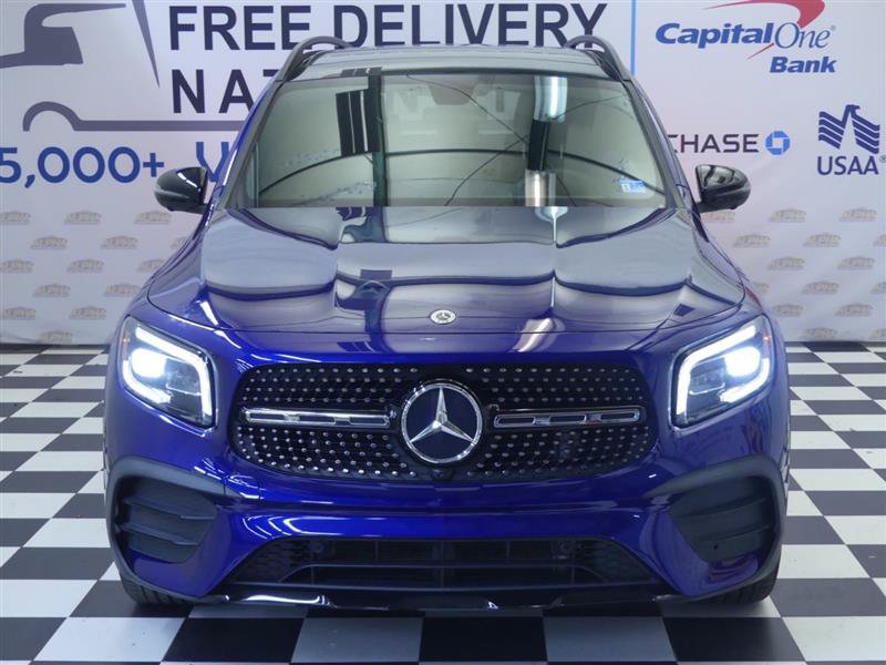 Used 2023 Mercedes-Benz GLB 250 w/ AMG Line image 2
