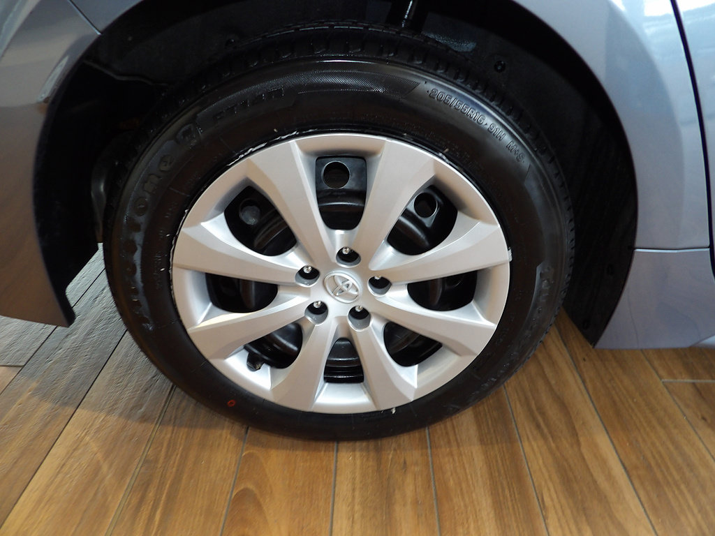 Used 2023 Toyota Corolla LE FWD image 5