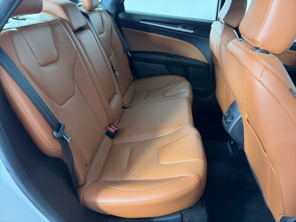 Used 2020 Ford Fusion Titanium FWD image 29