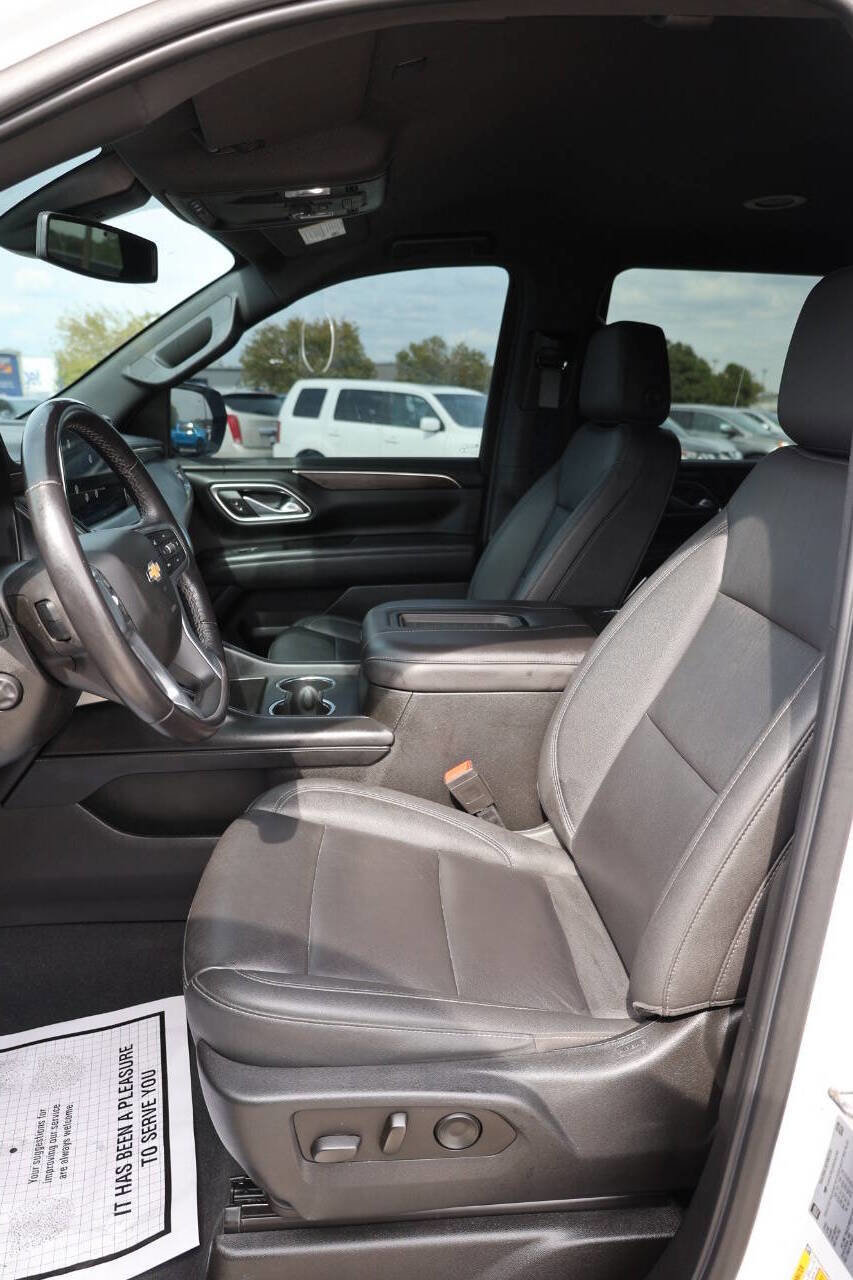 Used 2022 Chevrolet Tahoe Z71 w/ Luxury Package image 13