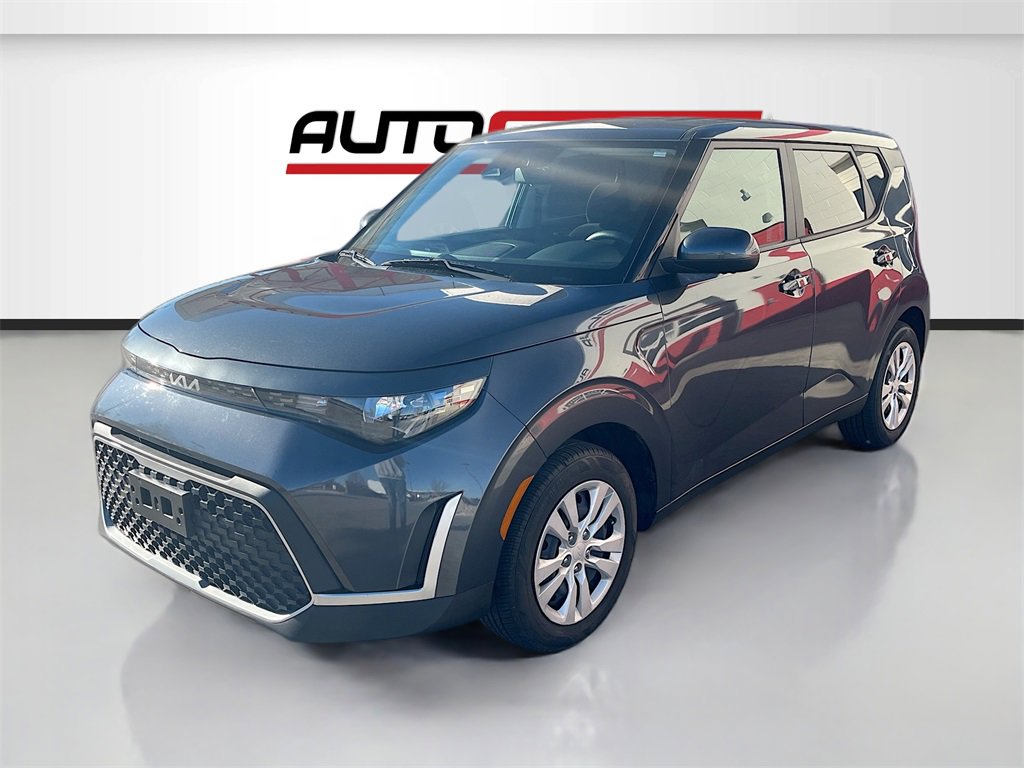 Used 2023 Kia Soul LX image 3