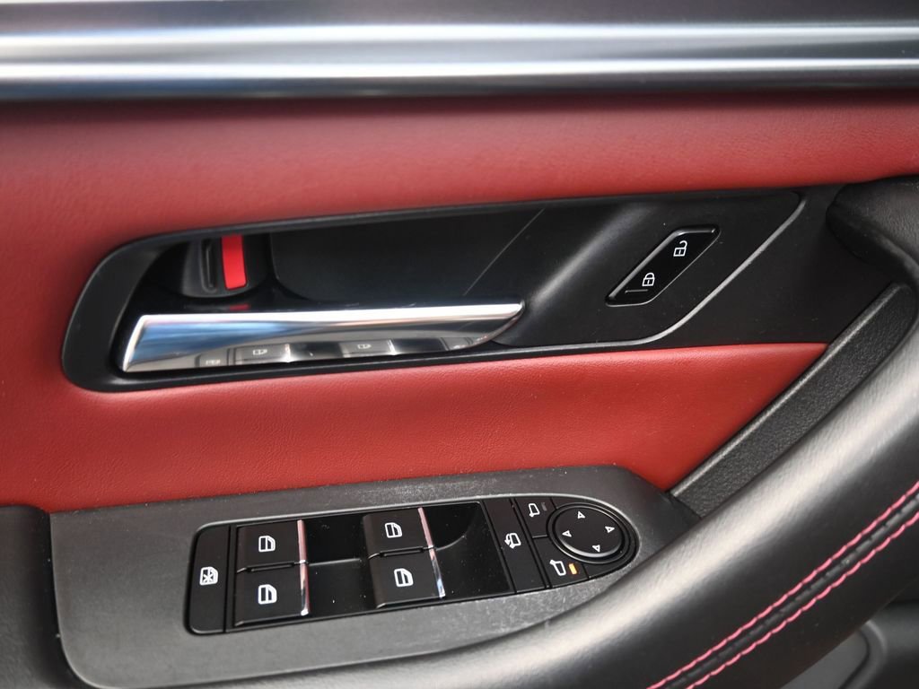 Used 2025 MAZDA CX-70 Plug-In Hybrid w/ Premium Plus image 10