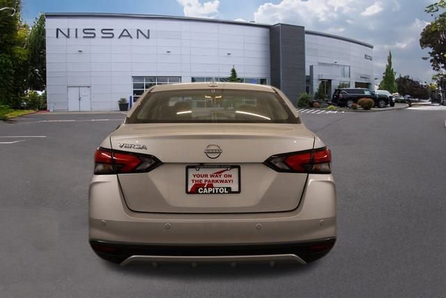 New 2025 Nissan Versa SV w/ Trunk Package FWD image 3