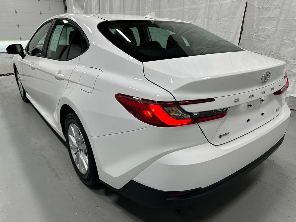 Used 2026 Toyota Camry LE FWD image 5