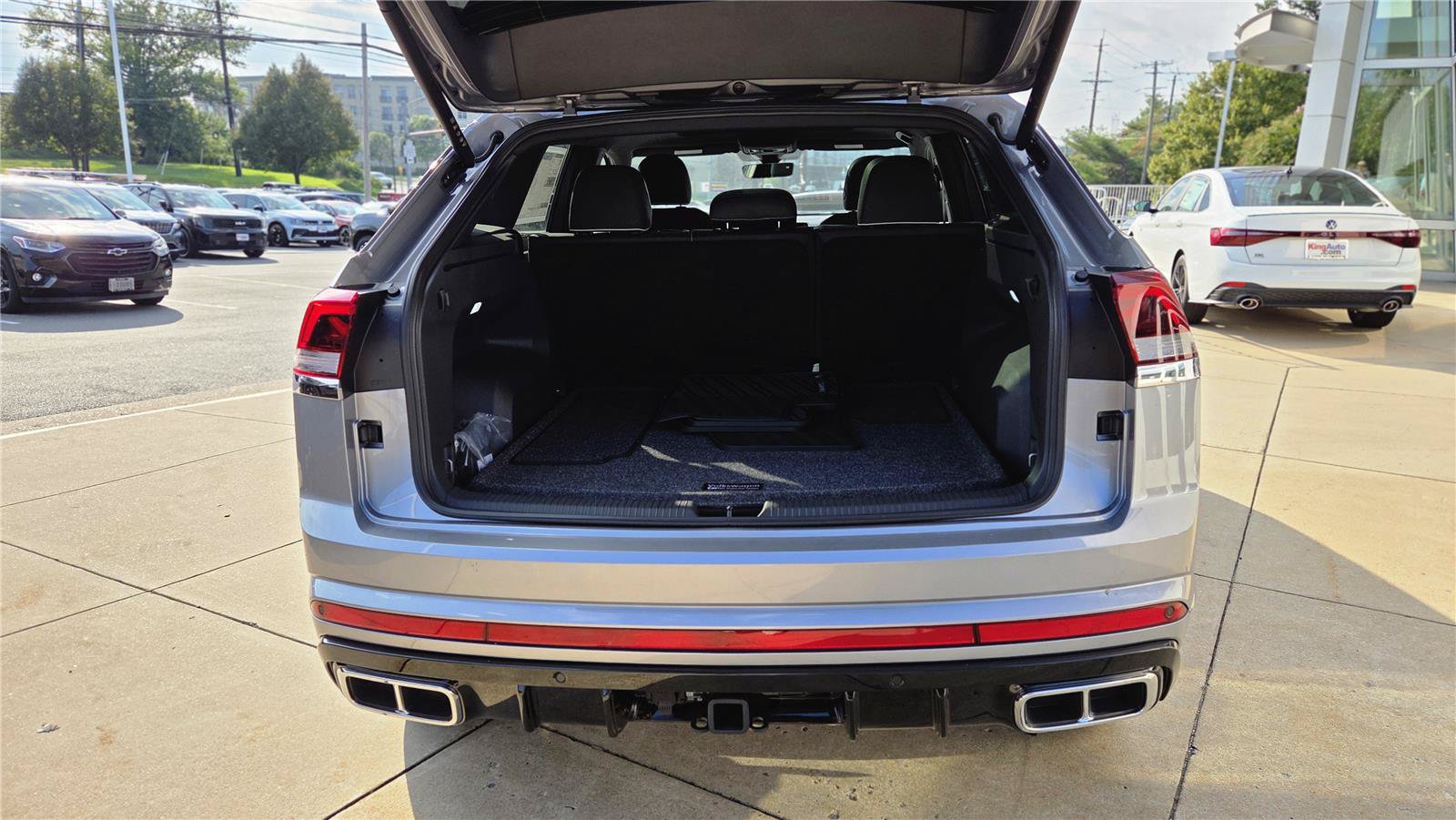 New 2026 Volkswagen Atlas Cross Sport SEL Premium R-Line AWD/4WD image 4