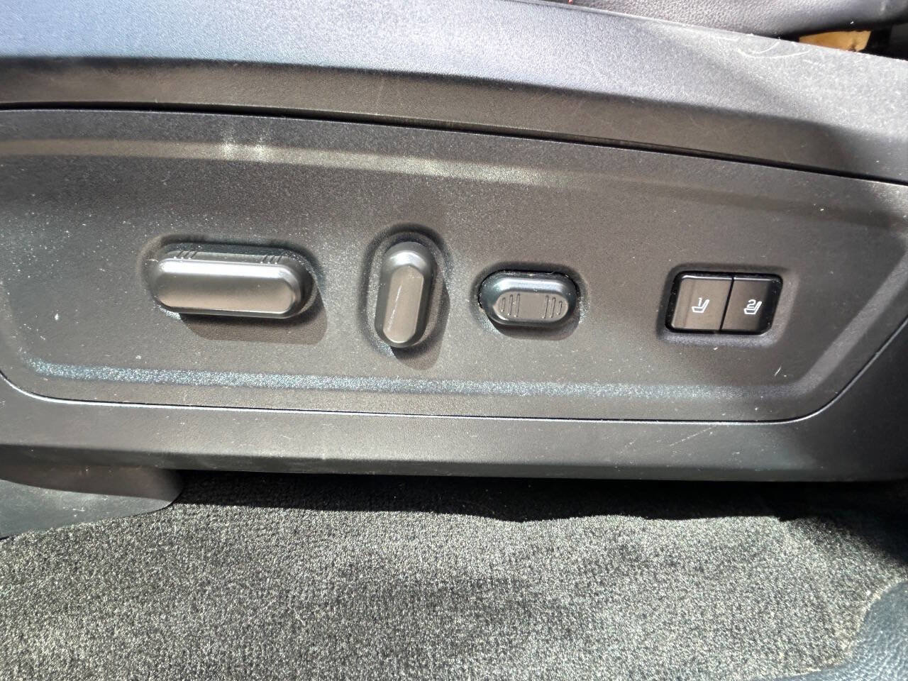 Used 2017 Lincoln Navigator Select AWD/4WD image 22