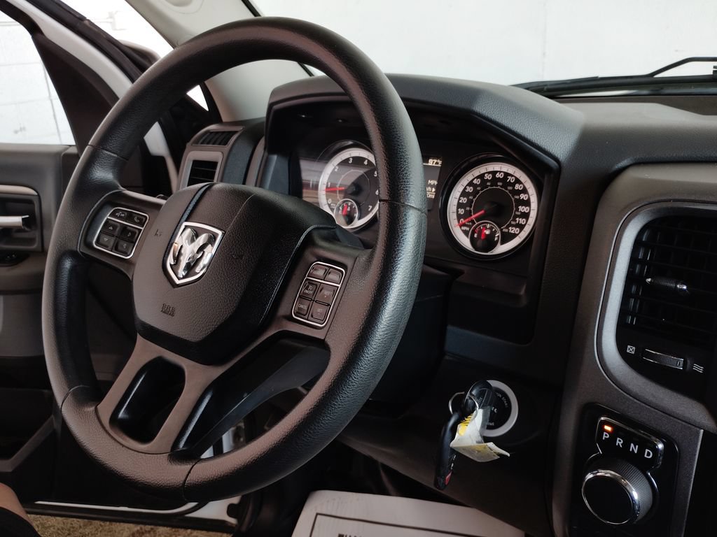 Used 2018 RAM 1500 ST AWD/4WD image 23