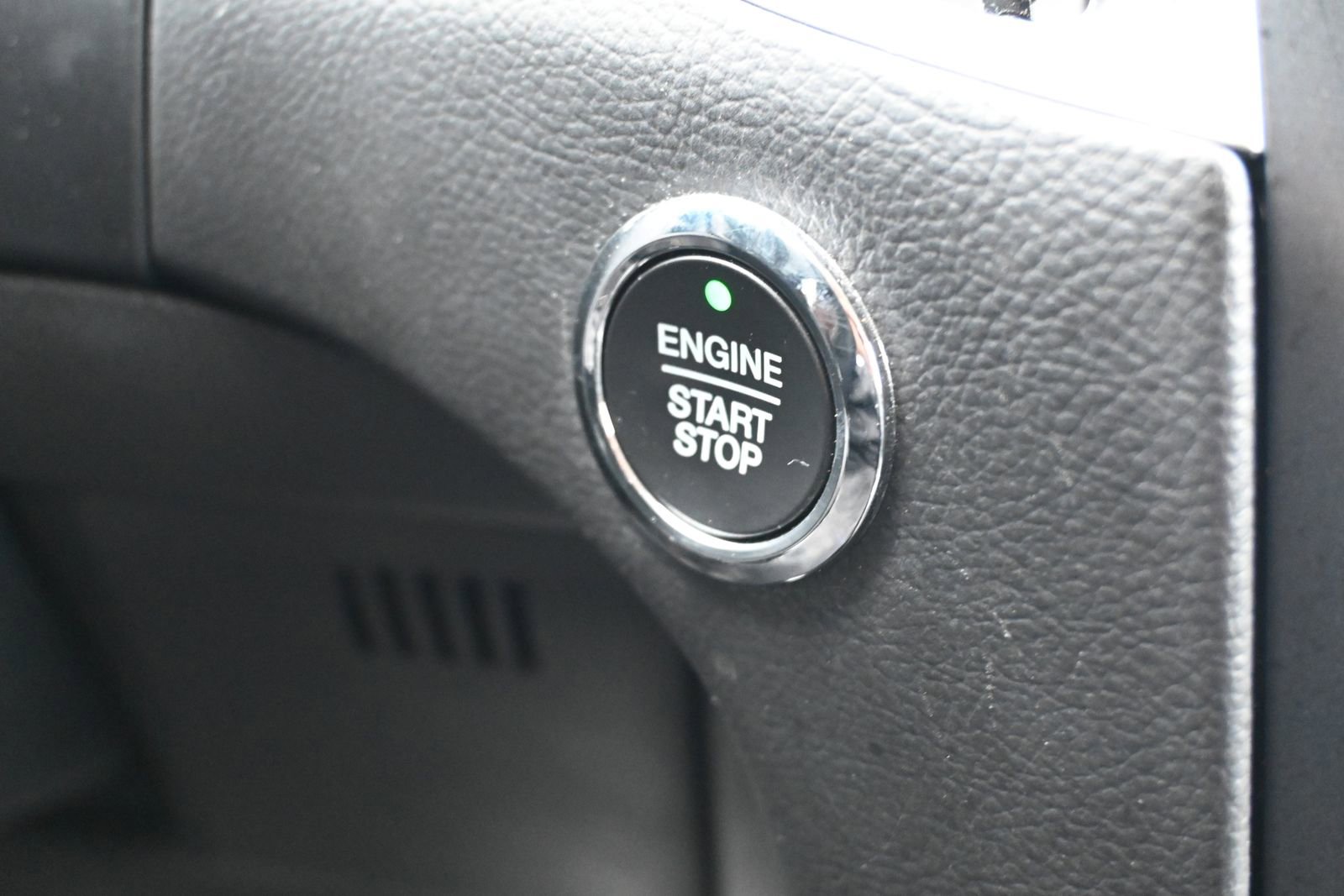 Used 2022 Ford Edge SEL w/ Convenience Package image 16