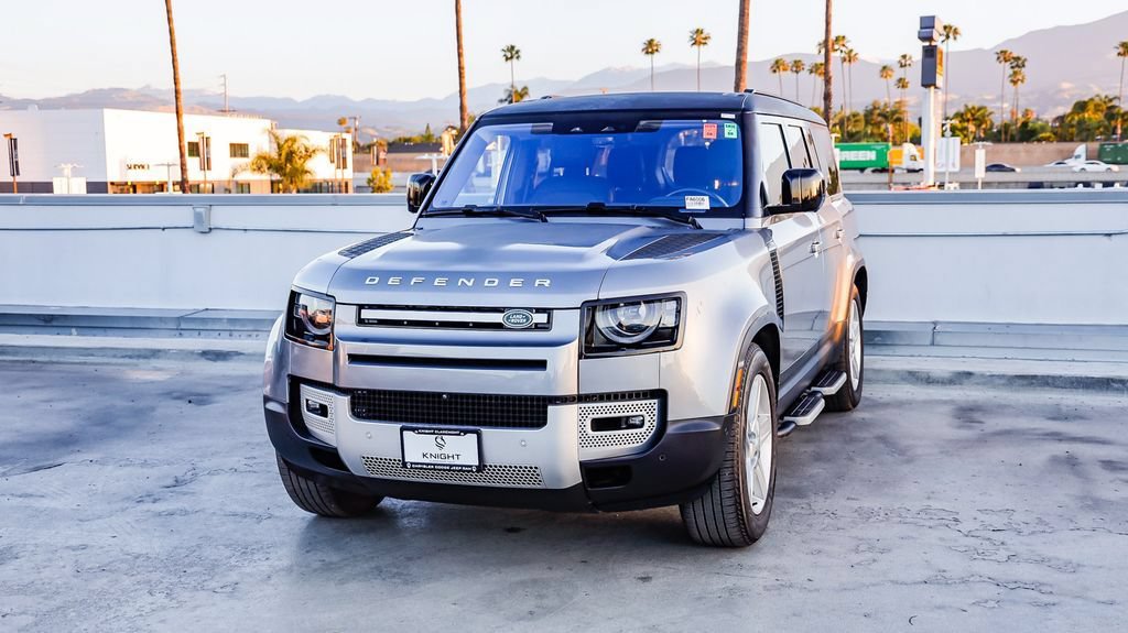 Used 2023 Land Rover Defender 130 SE AWD/4WD image 4