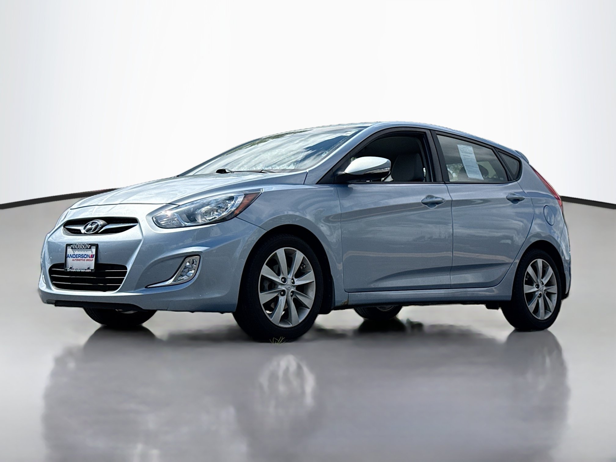 Used 2013 Hyundai Accent SE FWD image 14