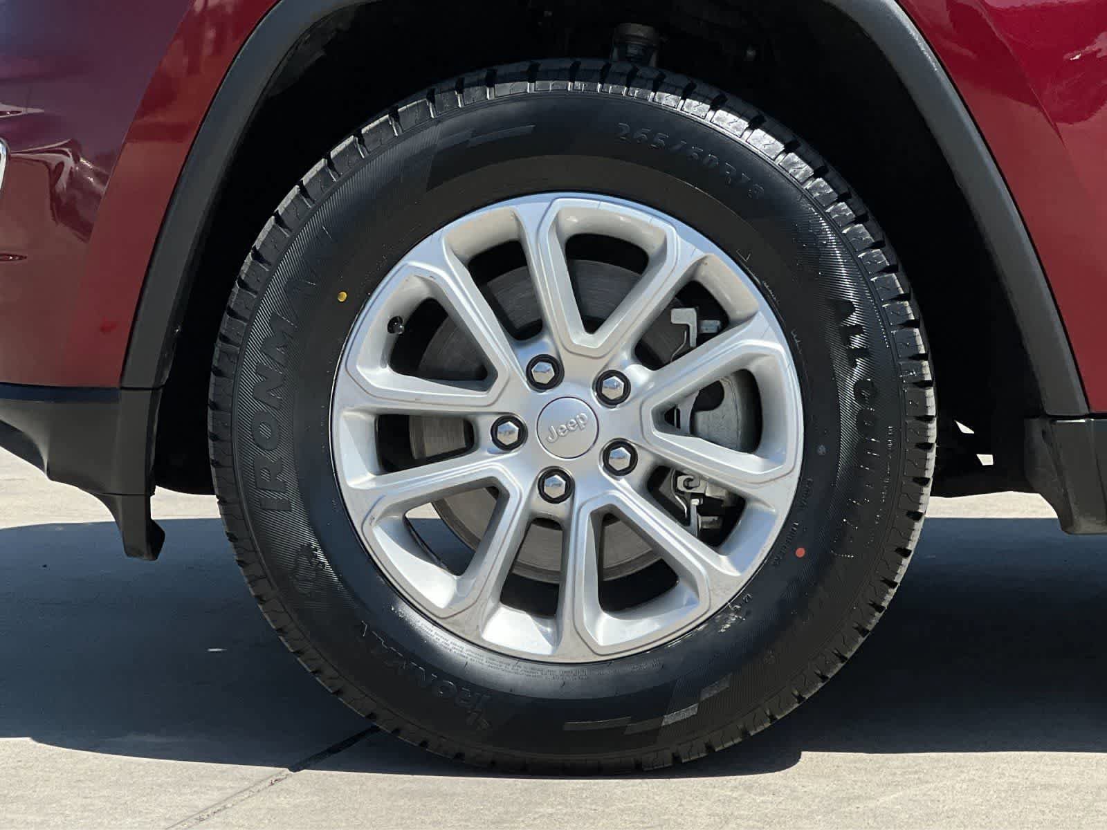 Used 2021 Jeep Grand Cherokee Laredo RWD image 26
