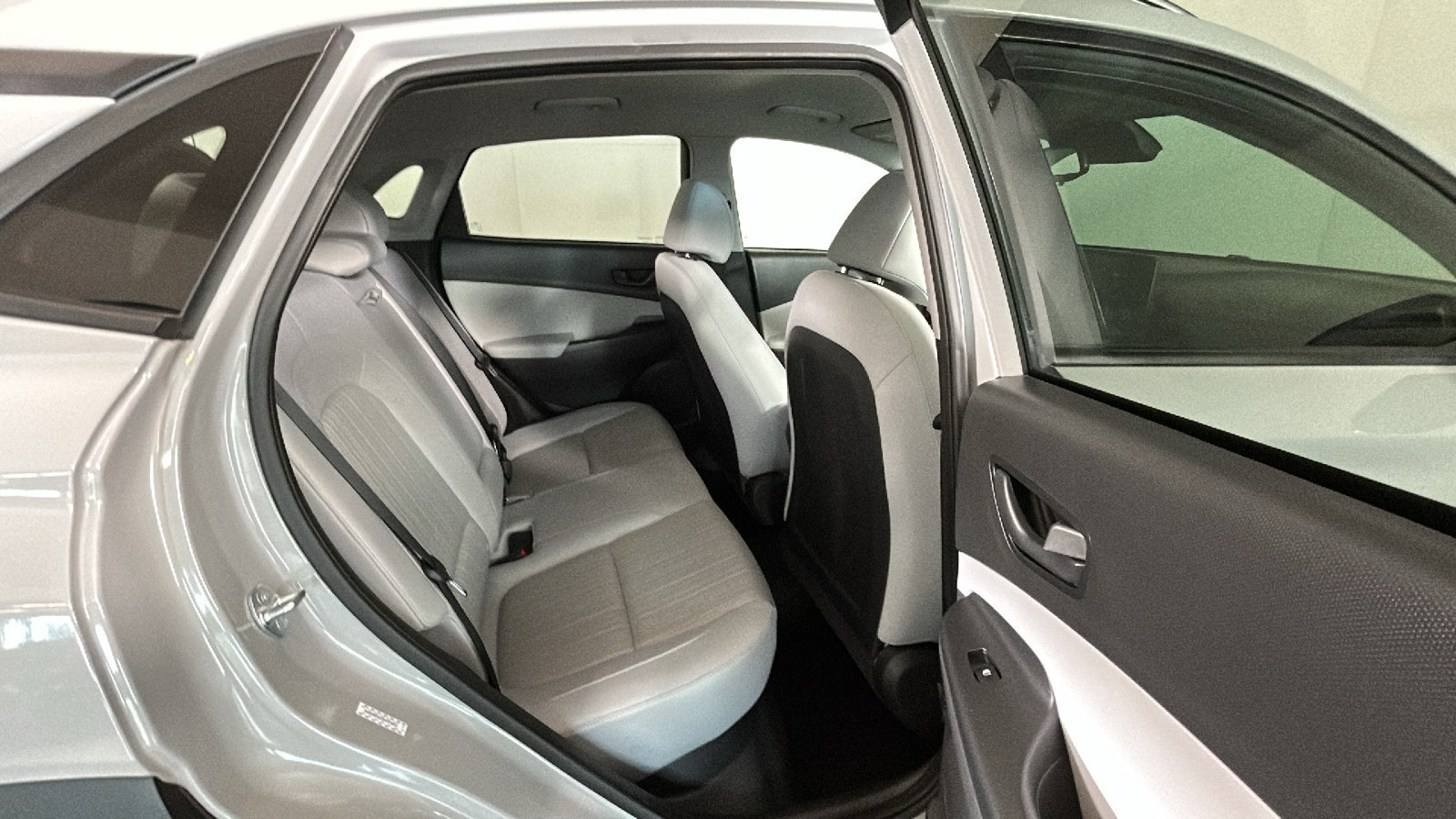 Used 2023 Hyundai Kona SEL FWD image 36