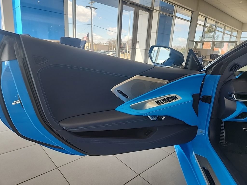 Used 2022 Chevrolet Corvette Stingray Premium Conv w/ Z51 Performance Package image 10