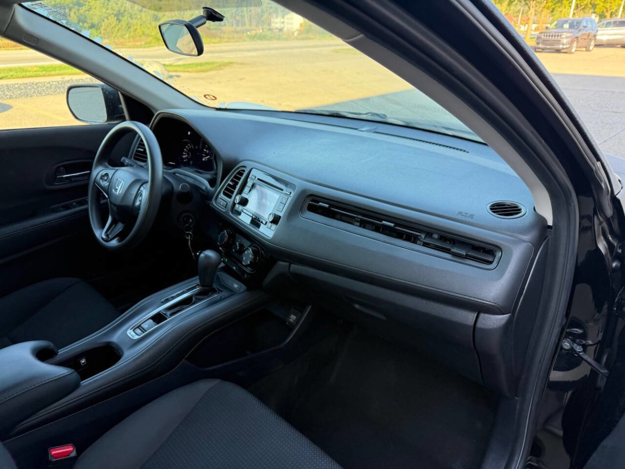 Used 2020 Honda HR-V LX image 38