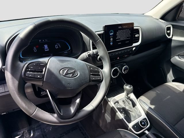 Used 2023 Hyundai Venue Limited w/ Cargo Package FWD image 9