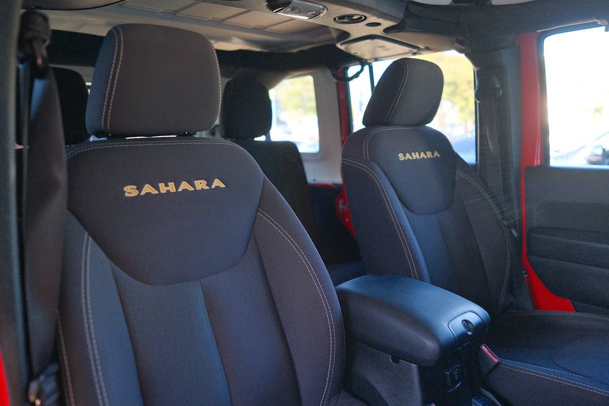 Used 2015 Jeep Wrangler Unlimited Sahara AWD/4WD image 22