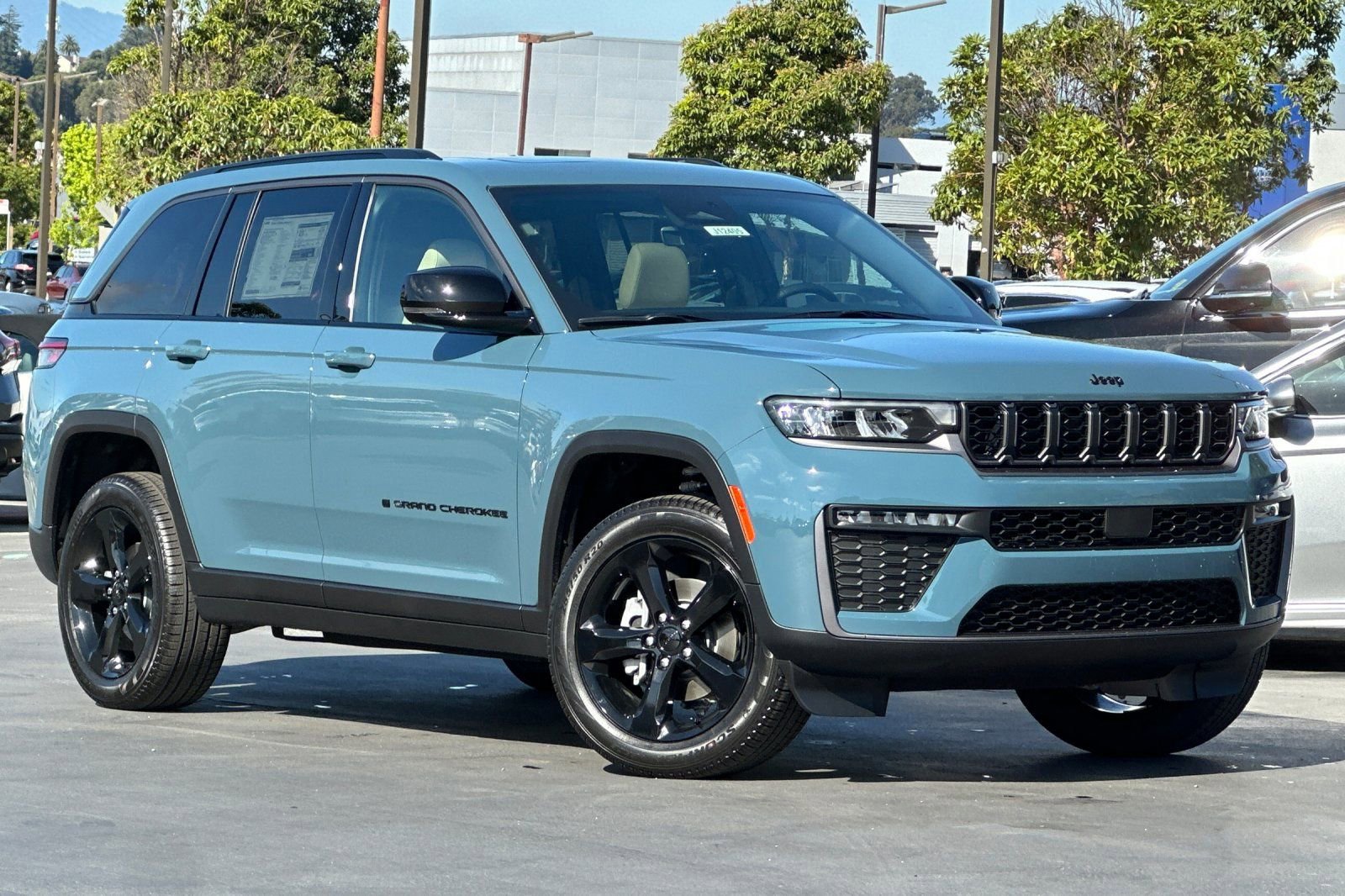 New 2026 Jeep Grand Cherokee Limited video 2