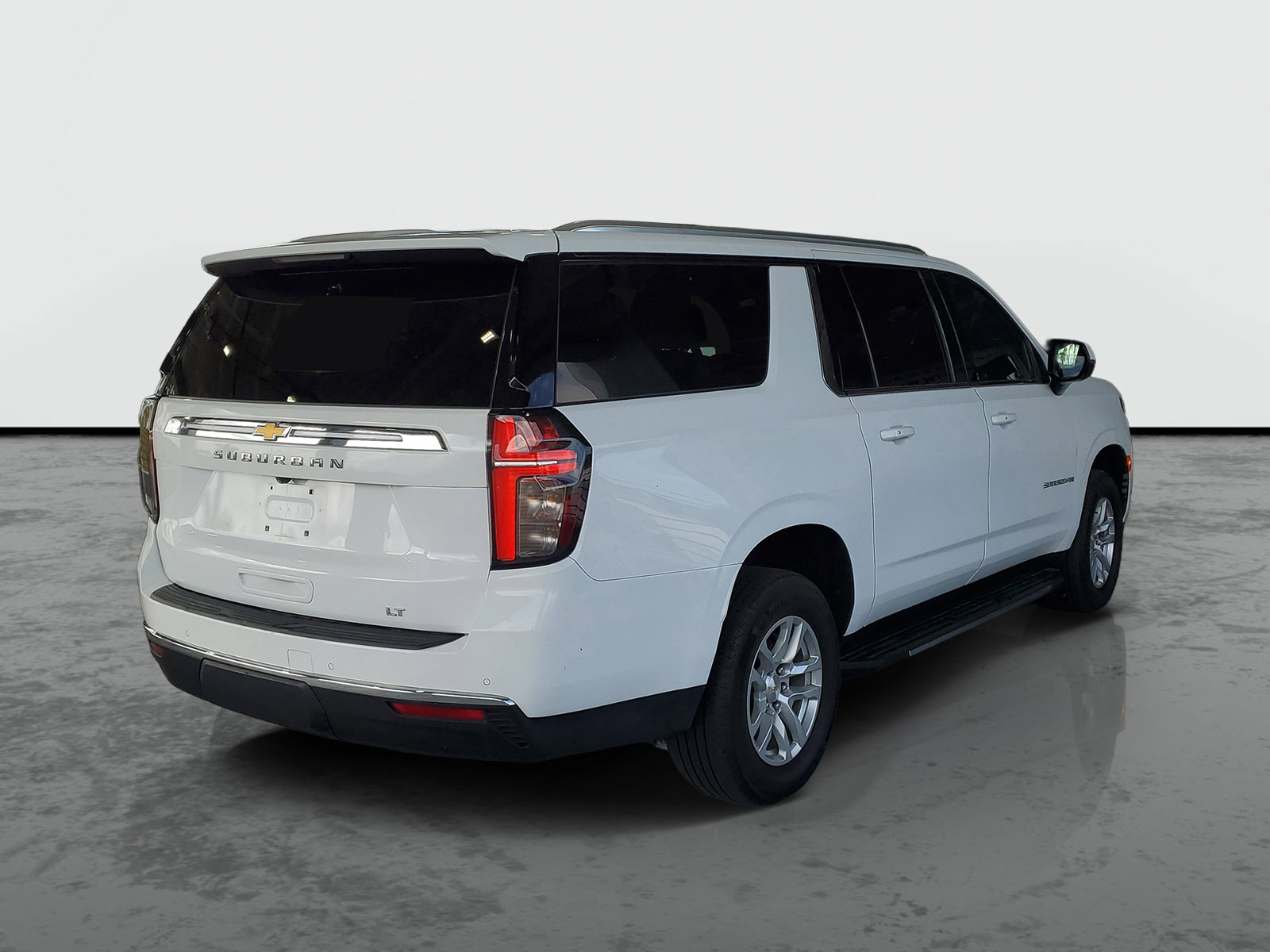 Used 2024 Chevrolet Suburban LT AWD/4WD image 2