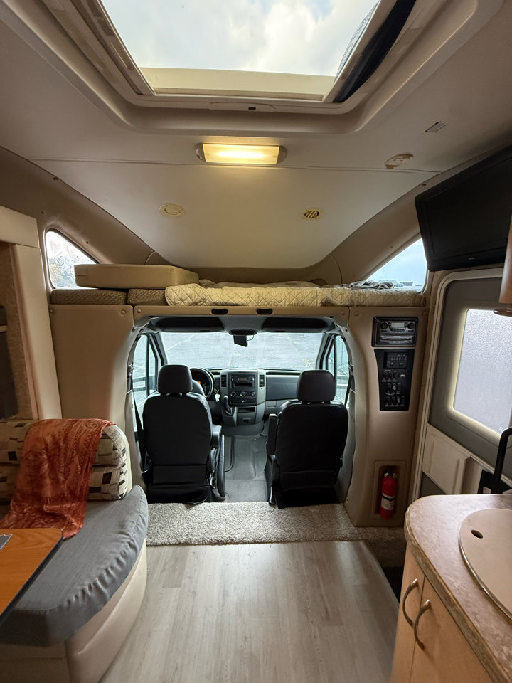 Used 2008 Dodge Sprinter 3500 image 9