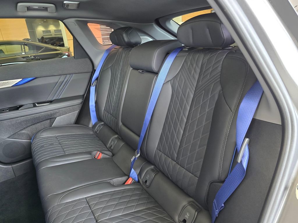 New 2026 Cadillac Optiq V w/ Magnus Launch Edition AWD/4WD image 17