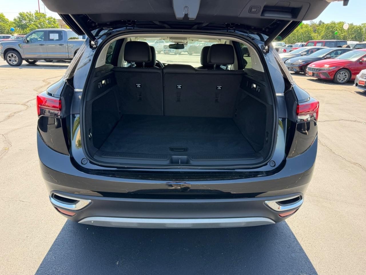 Used 2023 Buick Envision Essence FWD image 5