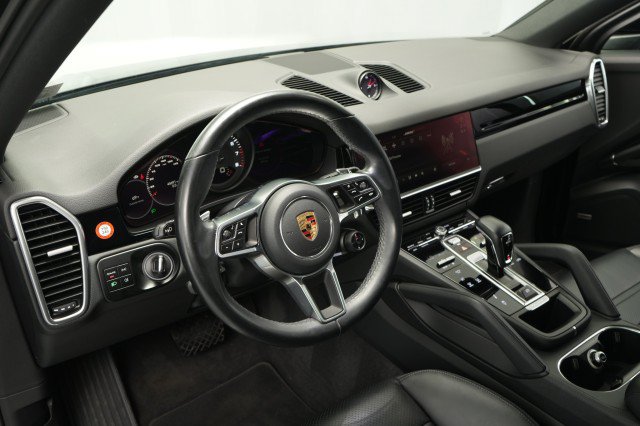 Used 2023 Porsche Cayenne Platinum Edition AWD/4WD image 27
