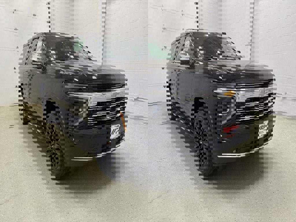 New 2026 Chevrolet Suburban Premier image 2