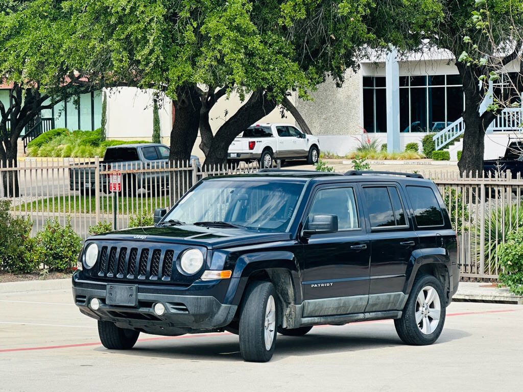 Used 2011 Jeep Patriot Latitude AWD/4WD image 3