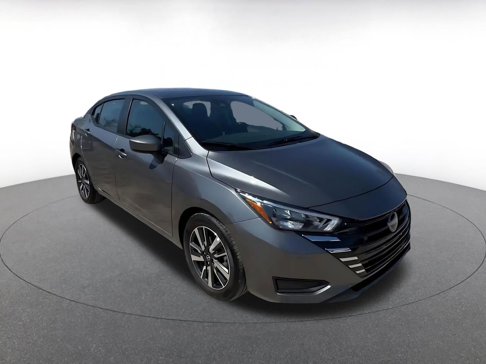 Used 2025 Nissan Versa SV FWD image 3