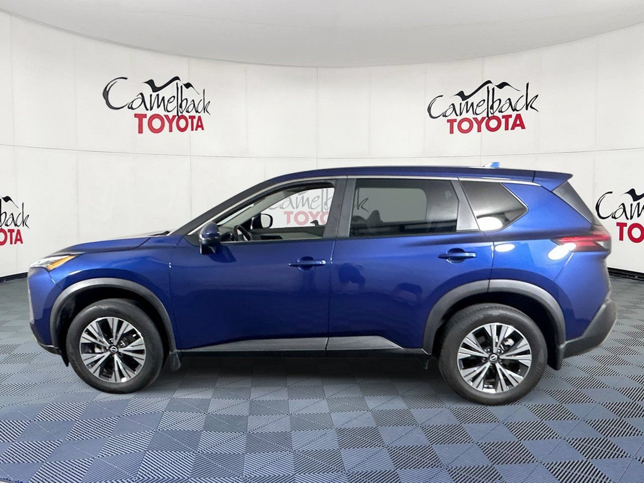 Used 2023 Nissan Rogue SV FWD image 4