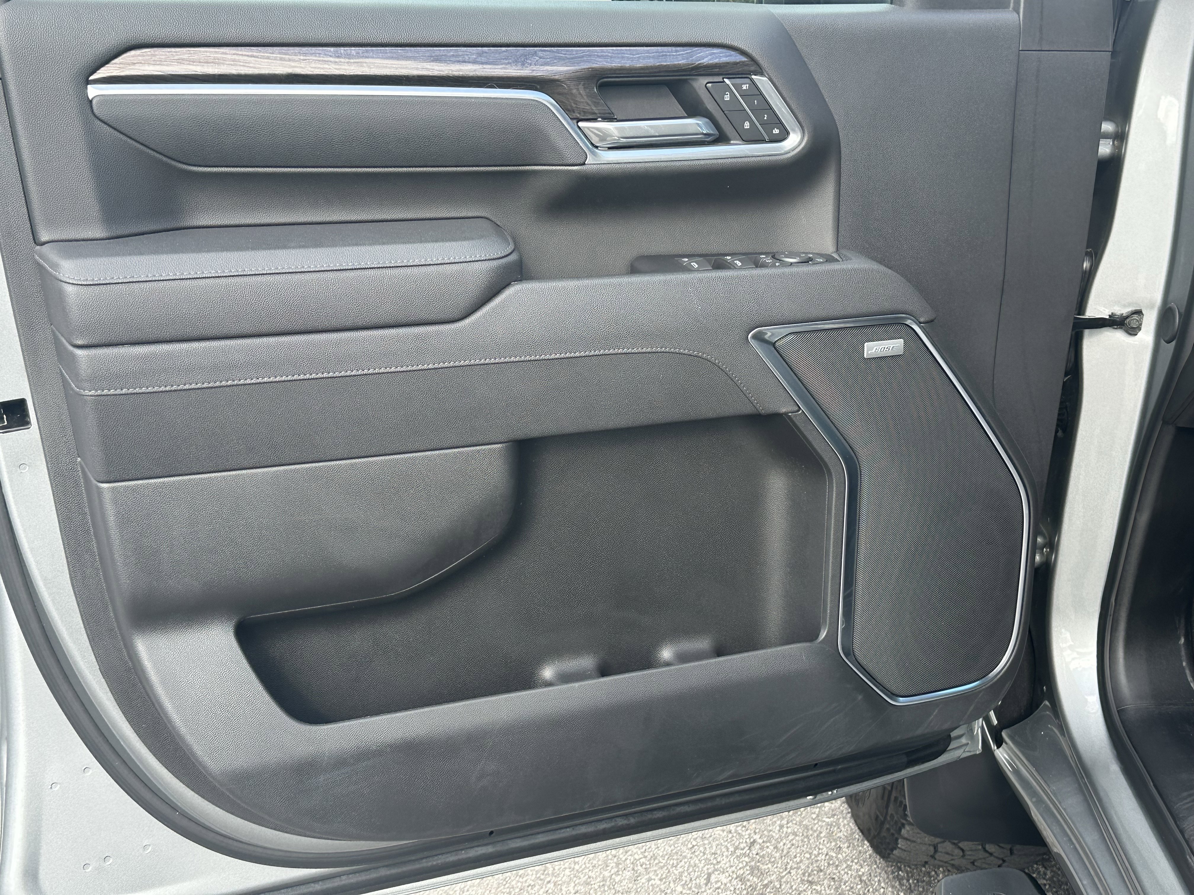 Used 2025 Chevrolet Silverado 3500 LTZ w/ LTZ Premium Package image 14