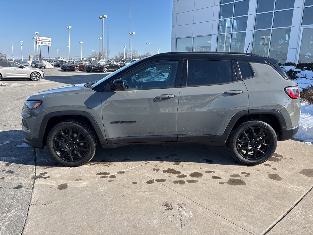 Used 2023 Jeep Compass Altitude w/ Convenience Group image 9