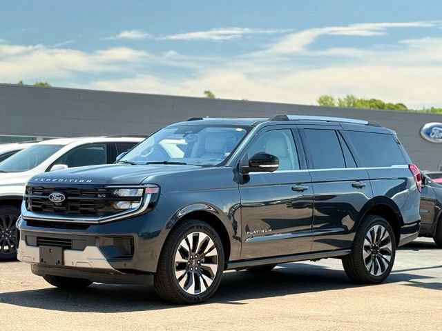 Used 2025 Ford Expedition Platinum w/ Driver's Package AWD/4WD image 55