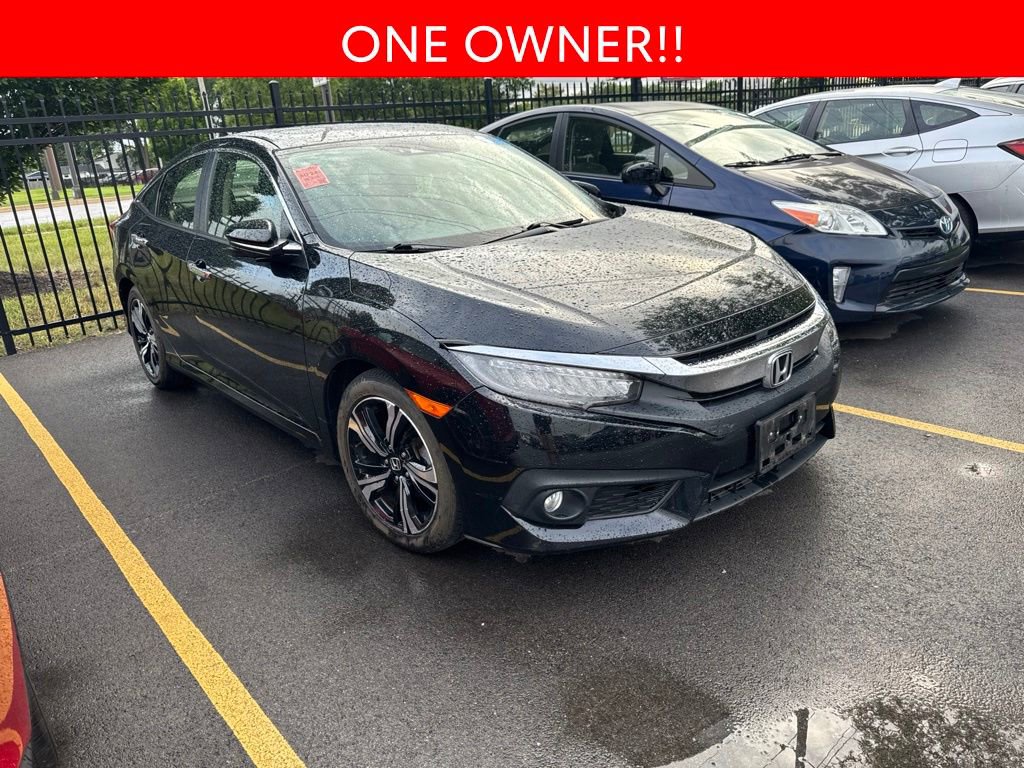 Used 2018 Honda Civic Touring image 3