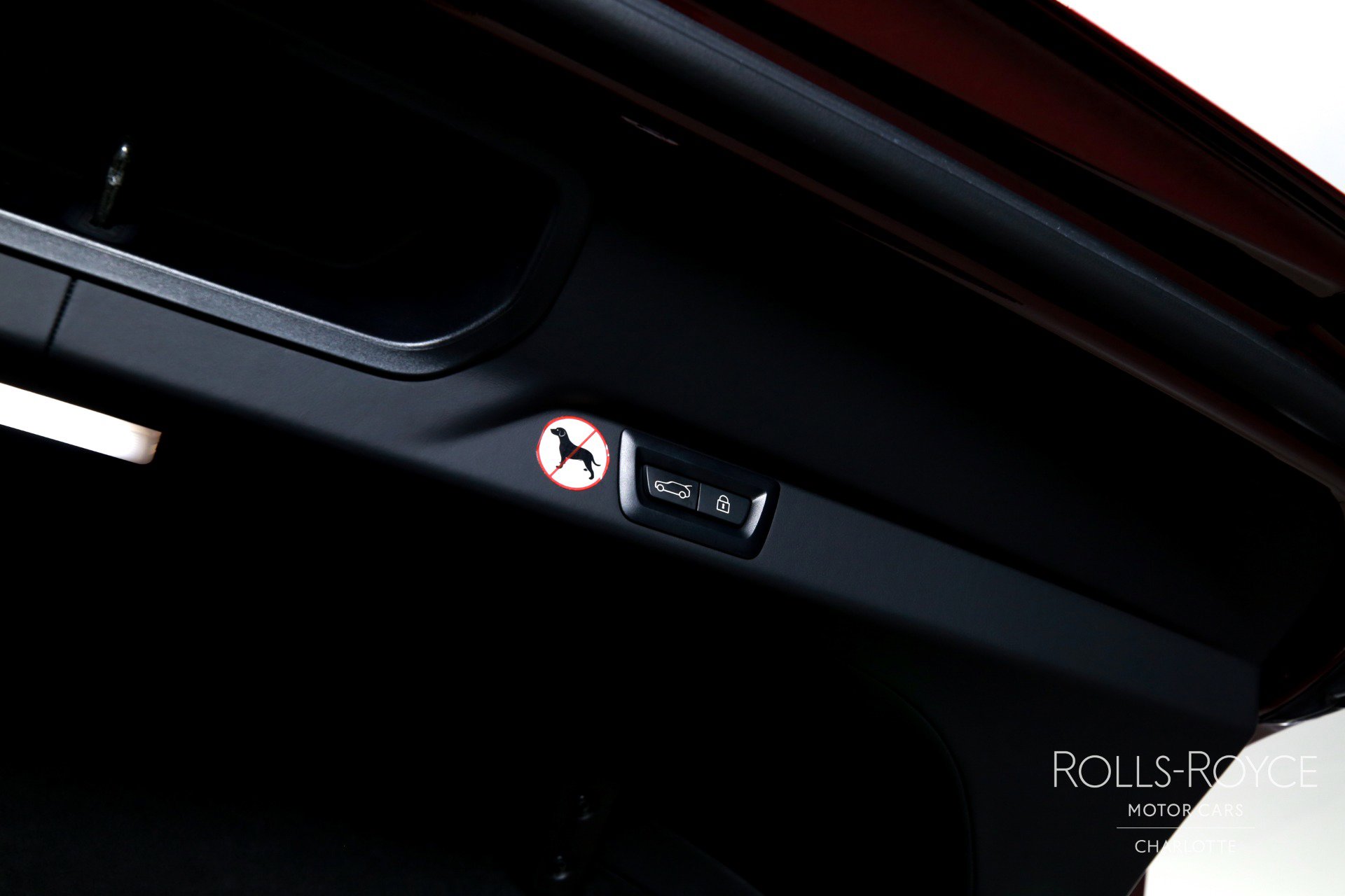 Used 2022 Rolls-Royce Cullinan Black Badge image 27