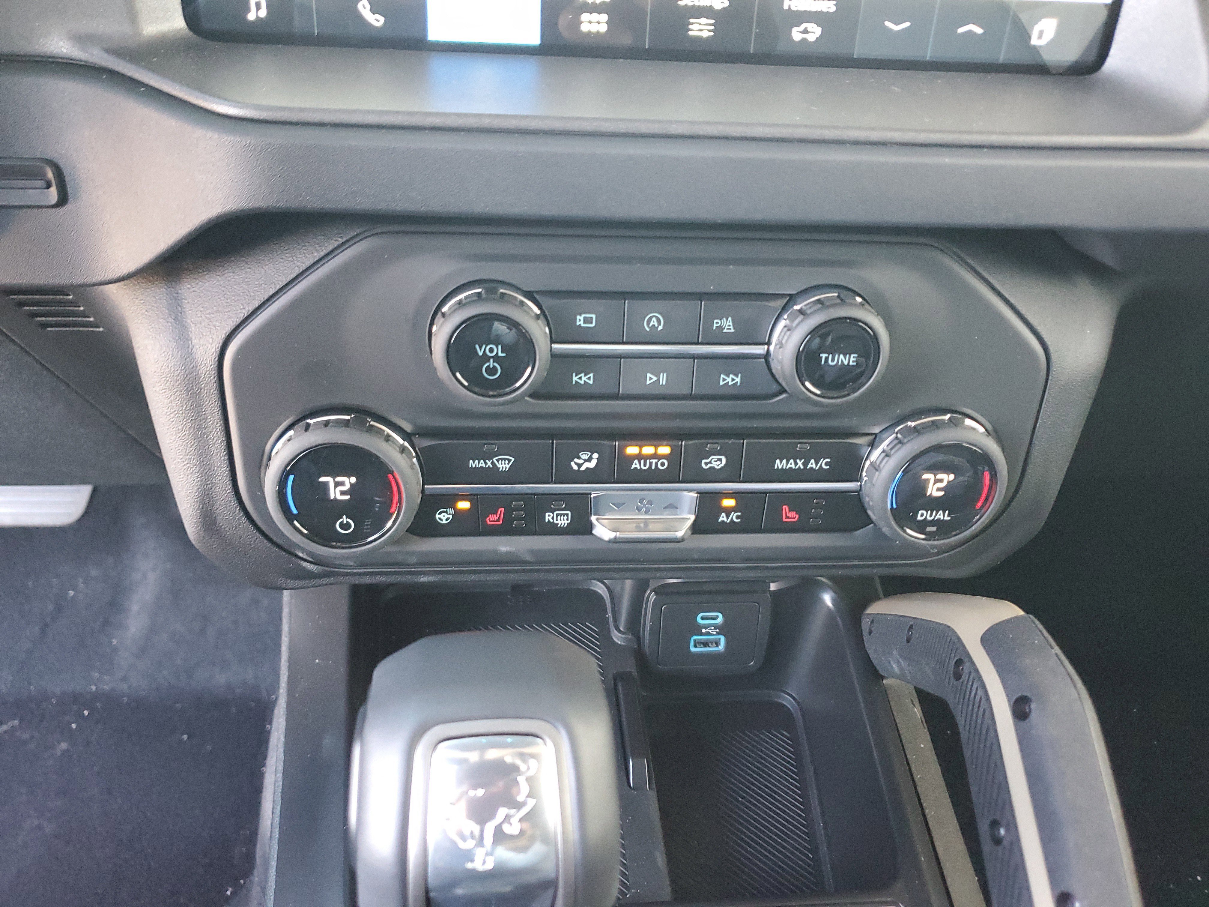 New 2025 Ford Bronco Badlands image 16