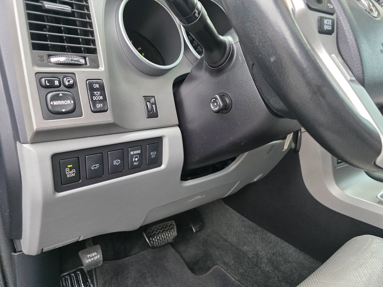 Used 2014 Toyota Sequoia Platinum AWD/4WD image 21