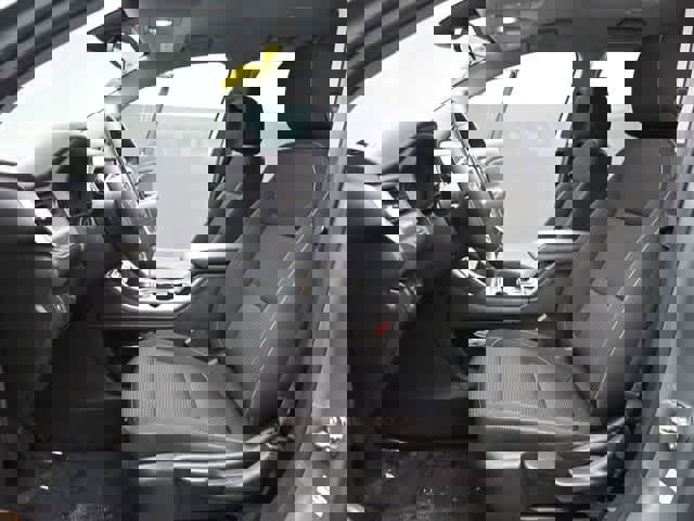 Used 2023 GMC Acadia SLE image 16